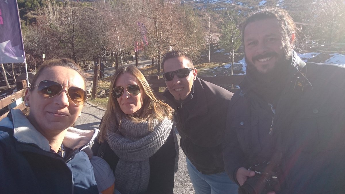 evagarcia79's tweet photo. Magnífico día, con muñeco de nieve incluido!!!! @dakata124 @agaper2011 @senoesme https://t.co/5YDDZn8p5V