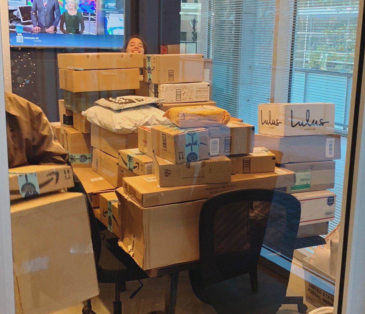 squareonfifth's tweet photo. We received almost 200 packages today alone! Keep an eye on your messages and check your resident portal so you can make sure to get your deliveries! #blackfriday #gatech https://t.co/tqAcN7KXw3