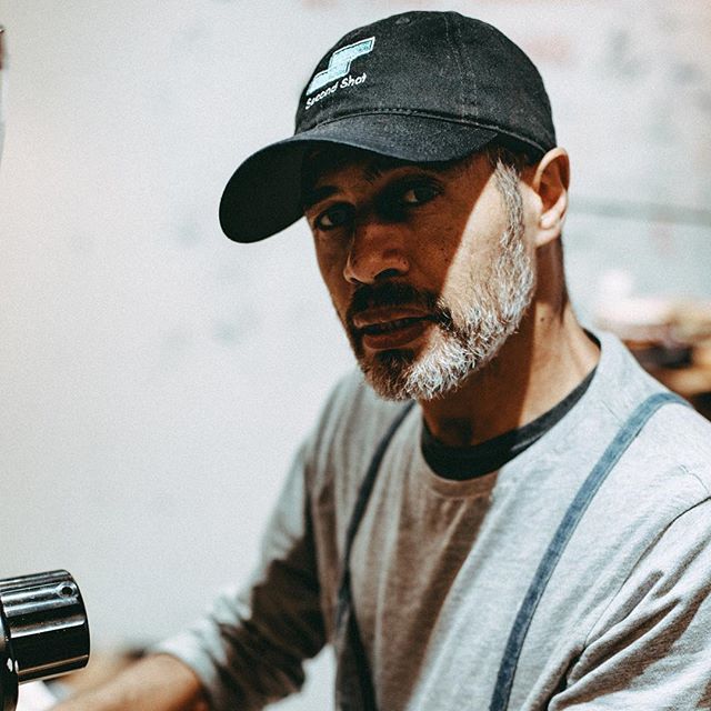 Secondshotcafe's tweet photo. Vic knows what’s up.
Merch on sale in store. 📷 @shotsbychapman
#SecondShotCoffee #MoreThanCoffee #merch #eastlondon #bethnalgreen #shoreditch #hackney #merchandise #apparel #streetstyle #modellife #homelessness #Payitforward https://t.co/k2SNHWwFJ2 https://t.co/VOMxRm8aEo
