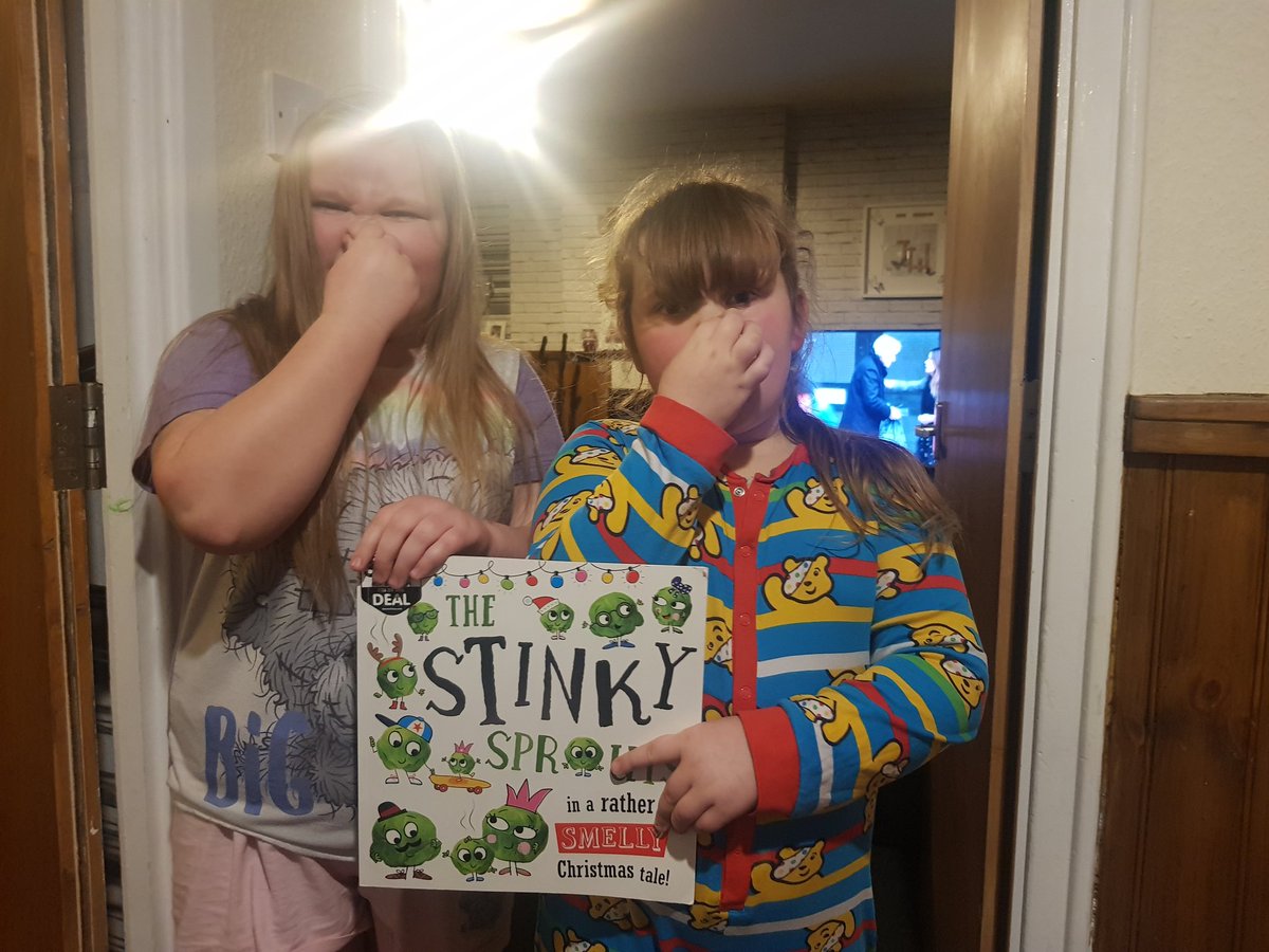iwasiuk152's tweet photo. Book of the evening The stinky sprouts you either love them or hate them 😂 Olivia and Ruby are haters 🤣@Mr_Fotheringham @MrsNeillLW #festivefunreadingtree https://t.co/nSAylK2Z3l