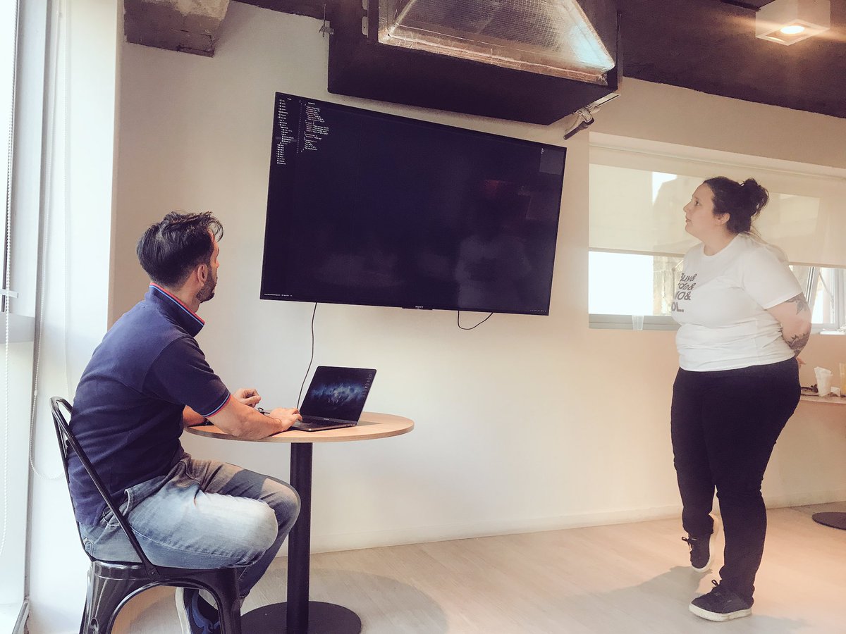 RipioApp's tweet photo. ⚡️Ahora las chicas aprenden sobre #blockchain &amp; #bitcoin en el workshop organizado en conjunto con @Ada_ITW 🙌👩🏻‍💻
#GirlsWhoCode #Girlpower #WeCanCodeIt https://t.co/KFxOT7VCKX