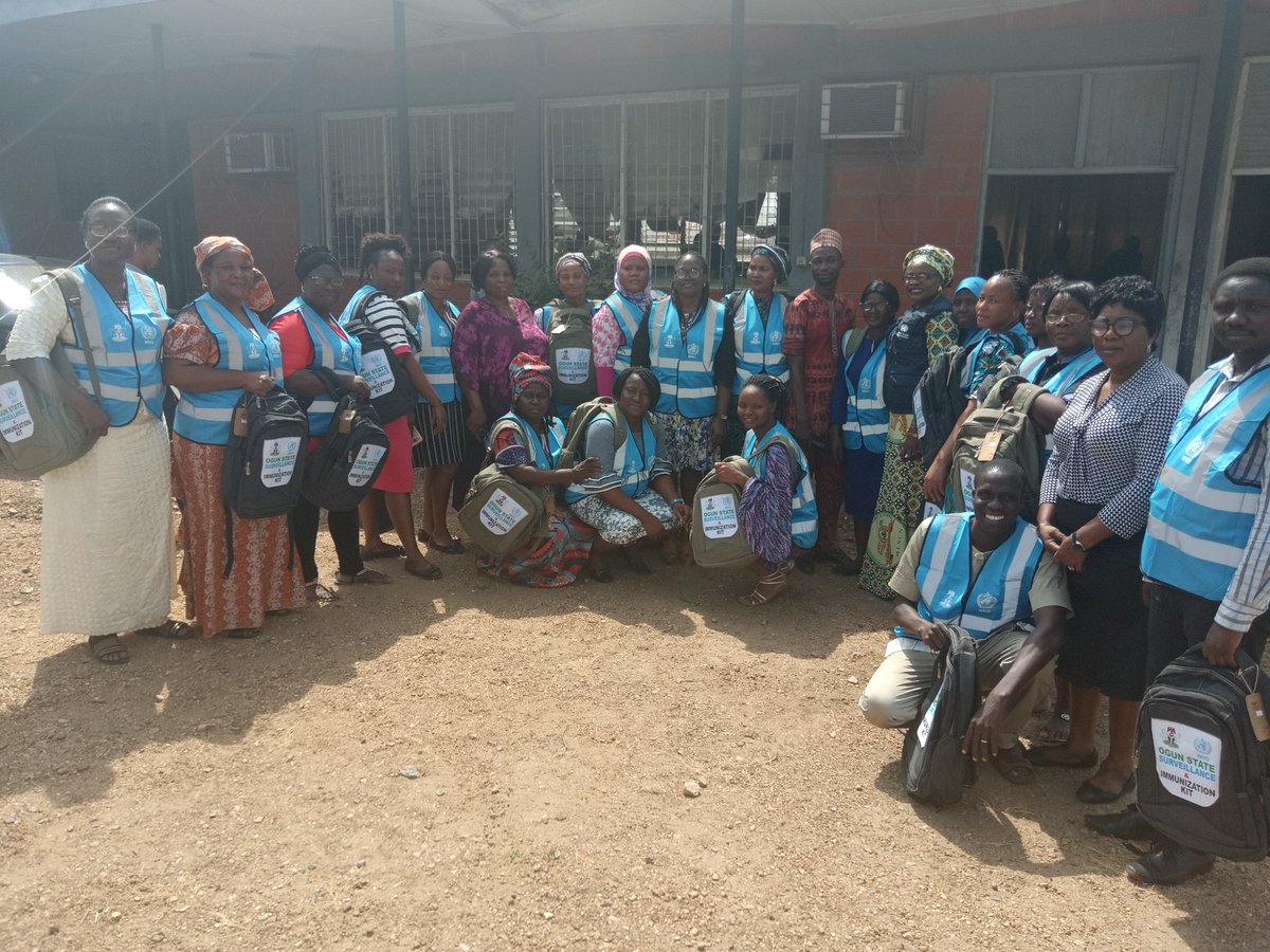 ogun_thegateway's tweet photo. As part of activities to strengthen surveillance in #Ogun state, #WHO donated surveillance bags, aprons and kits to the State Epid unit and twenty DSNOs of the 20LGAs in the state. Also stool collection plate & other surveillance materials/forms were presented.#AFP #polio #NPENT https://t.co/MjsozC2trb