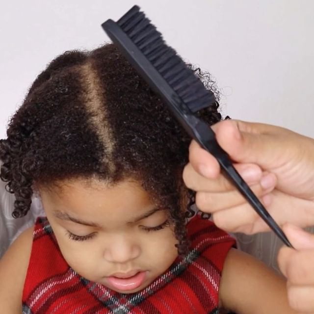 MMThanBeauty's tweet photo. Hi ladies 🤗
Here’s how I did this quick holiday hairstyle on Jaaliyah 🥰 To style her hair I used @taliahwaajidbrand Curly Curl Cream to define her curls and I used @curls Cashmere + Caviar Hair Pomade to smooth her edges and prevent flyaways. The red… https://t.co/4gRdXGxFjv https://t.co/U31Y7dP94M