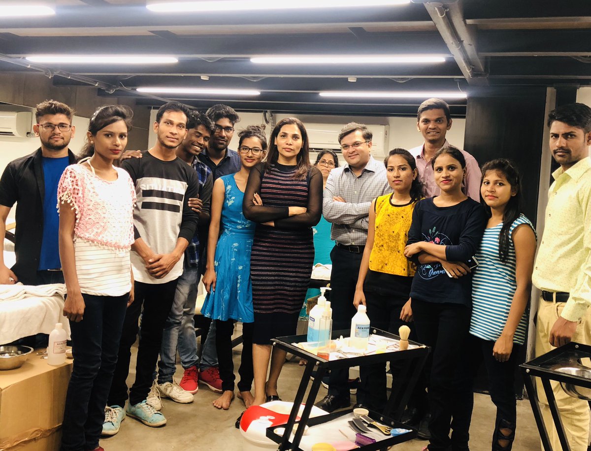 rekhach's tweet image. It was fruitful discussion with JSWE. Here is a picture of our students of JSWE from tribal village school with industry the industries leading magazine #stylespeaks .
These students are now ready to jump on the industry @stylespeak_magazine  #jswe #tribal onelinewellness.com