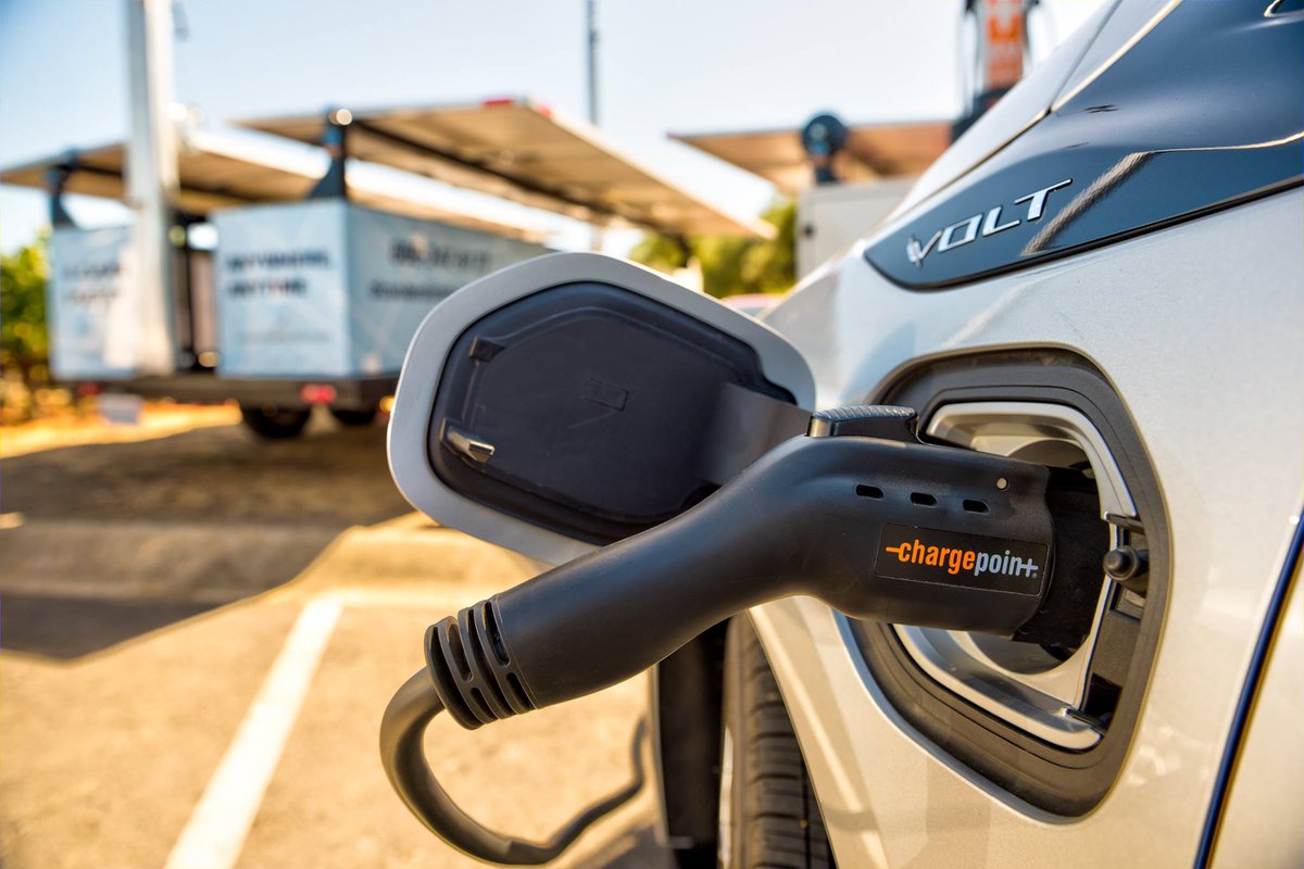Need #EV charging but don't have the the capital for costly infrastructure? Let us show you what our clean, #renewable, and cost-effective #solar chargers can do for your business and community. #ThinkMobileSolar