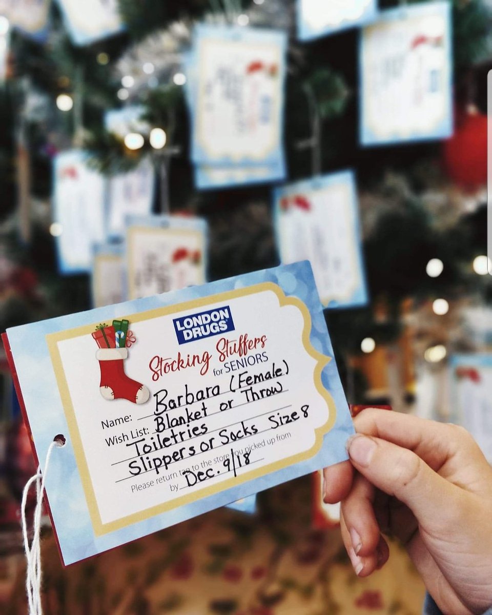 natalieharperPR's tweet photo. There are still tags available for the @londondrugs #StockingStuffersForSeniors program at @LD_LondonCentre! Please go grab these tags and support our local seniors! Pls RT...let's get the word out on these tags! 📸 by @AlbertaMamas #yeggives #yeg https://t.co/feJxzCxJ5N