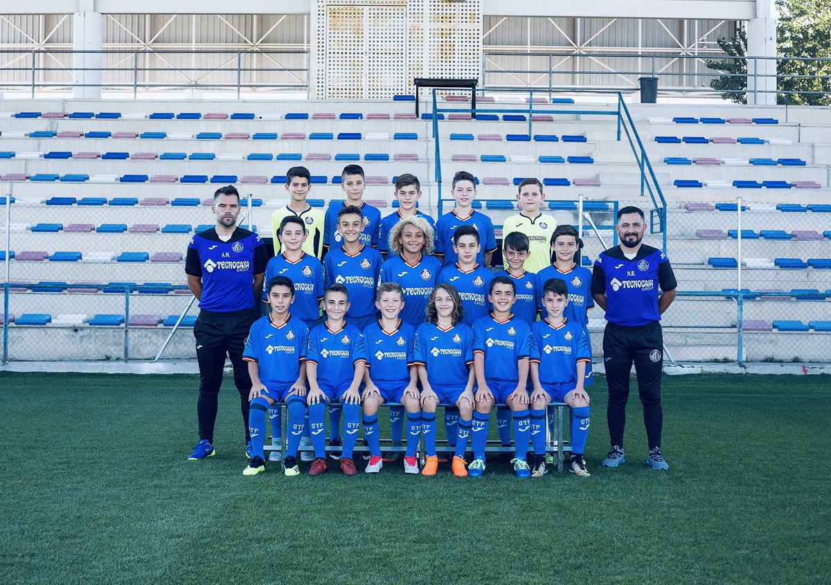 c_getafe's tweet photo. CANTERA AZULONA 
ALEVIN "B" 🔵⚽️⚽️🔵 https://t.co/NZSyvUVQIN