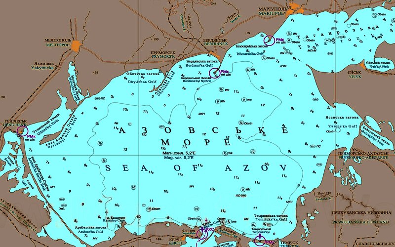 Глубина черного средняя и максимальная. Карта глубин Азовского моря. Карта глубин Таганрогского залива. Азовское море изобаты. Глубина Азовского моря карта глубин.