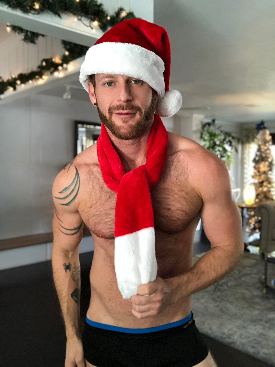 Jason_klaiber's tweet photo. Naughty or nice... what list are you on this year 😊 #santaiknowhim https://t.co/lF19XBcLP6