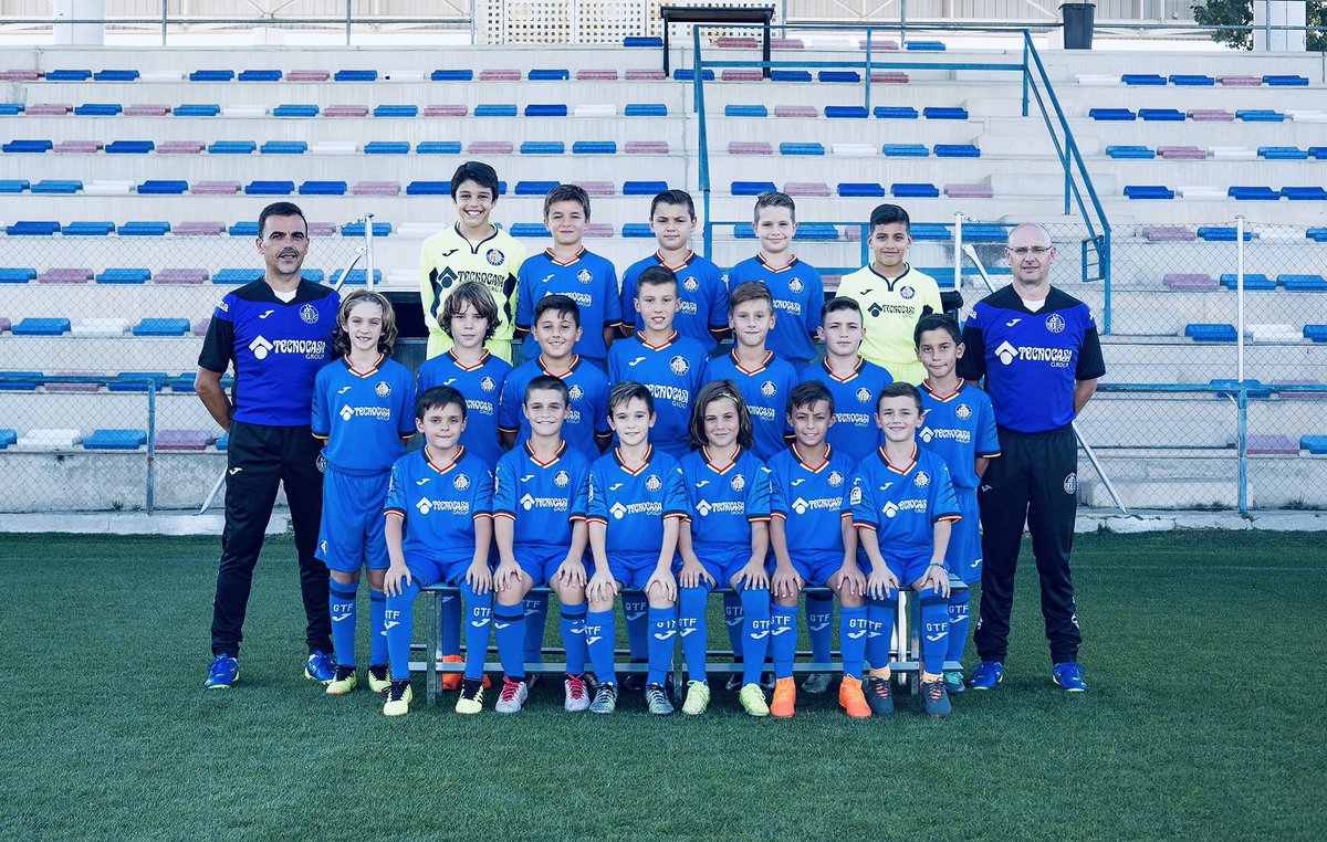 c_getafe's tweet photo. CANTERA AZULONA 
ALEVIN "D" 🔵⚽️⚽️🔵 https://t.co/bzifRWgCNf