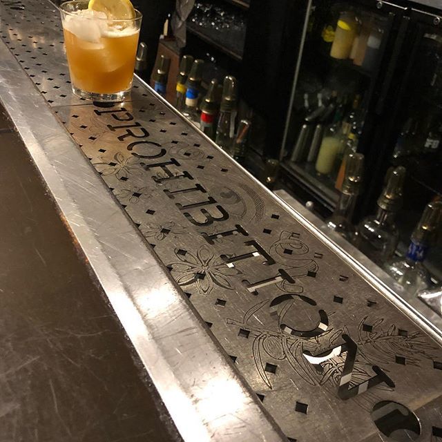 HeneberyWhiskey's tweet photo. Happy #repealday — cheers to all of the #celebratedunion #henebery #heneberywhiskey #sdspirits #californiawhiskey https://t.co/6YJXYZiWXV https://t.co/0gQTtL4vHa