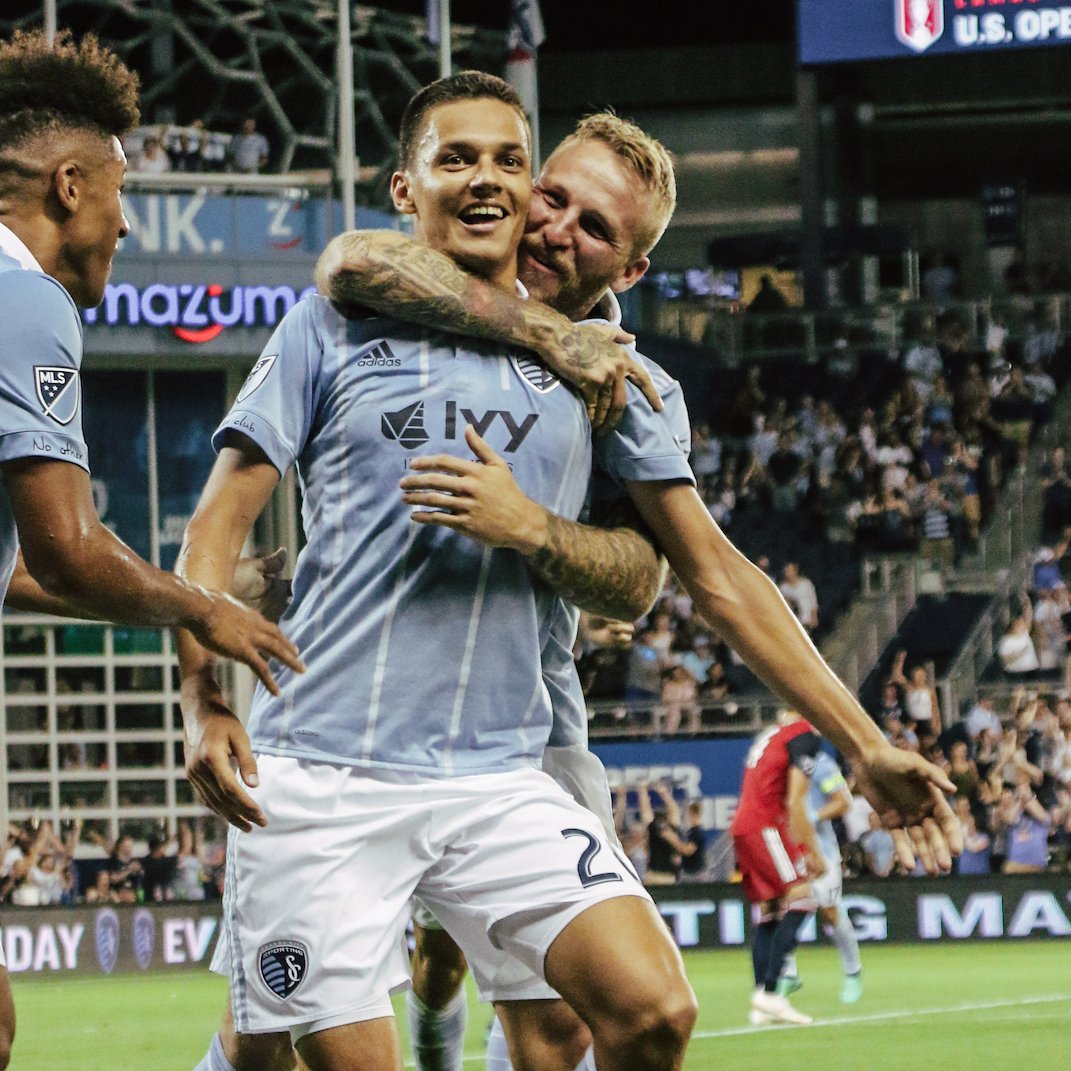 This has been a 2018 Johnny Russell x @danielsalloi friendship appreciation tweet 💙 https://t.co/kpPpGfbNHo