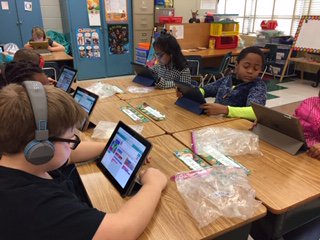 GranvilleTechPD's tweet photo. Ms. Tammy Blackwell's class @tolertigers participated in the #GCPSHourofCode! #GCPSTech @codeorg https://t.co/6am4UHYz20