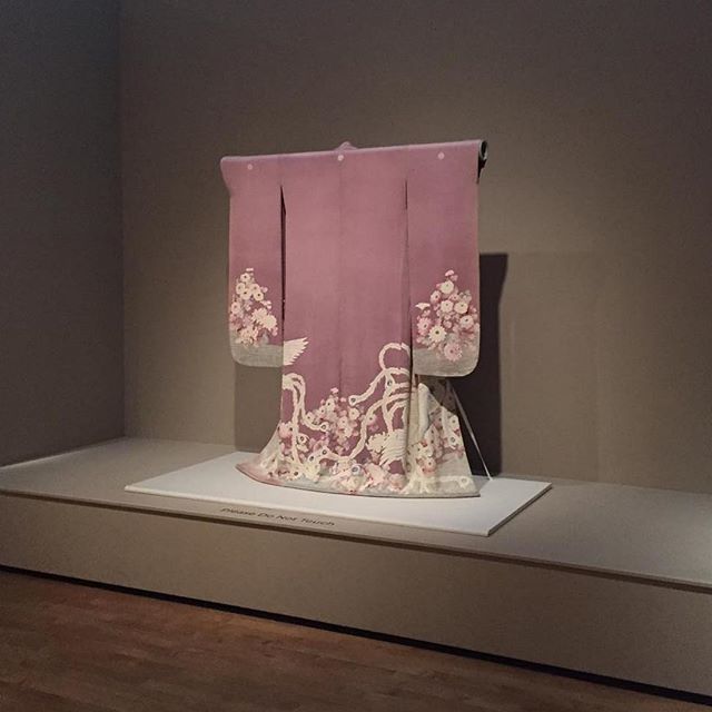 HLATC_Textiles's tweet photo. #Repost @mariasaffiotti ・・・
Japanese kimono of the 1930s from the university's Helen Louise Allen Textile Collection just installed in the @chazenartuw 
#japan #japanese #kimono #hlatc #uw_cdmc #helenlouiseallentextilecollection #museum #art #exhibit… https://t.co/5qU8LDul5p https://t.co/mHAUF7Aln0