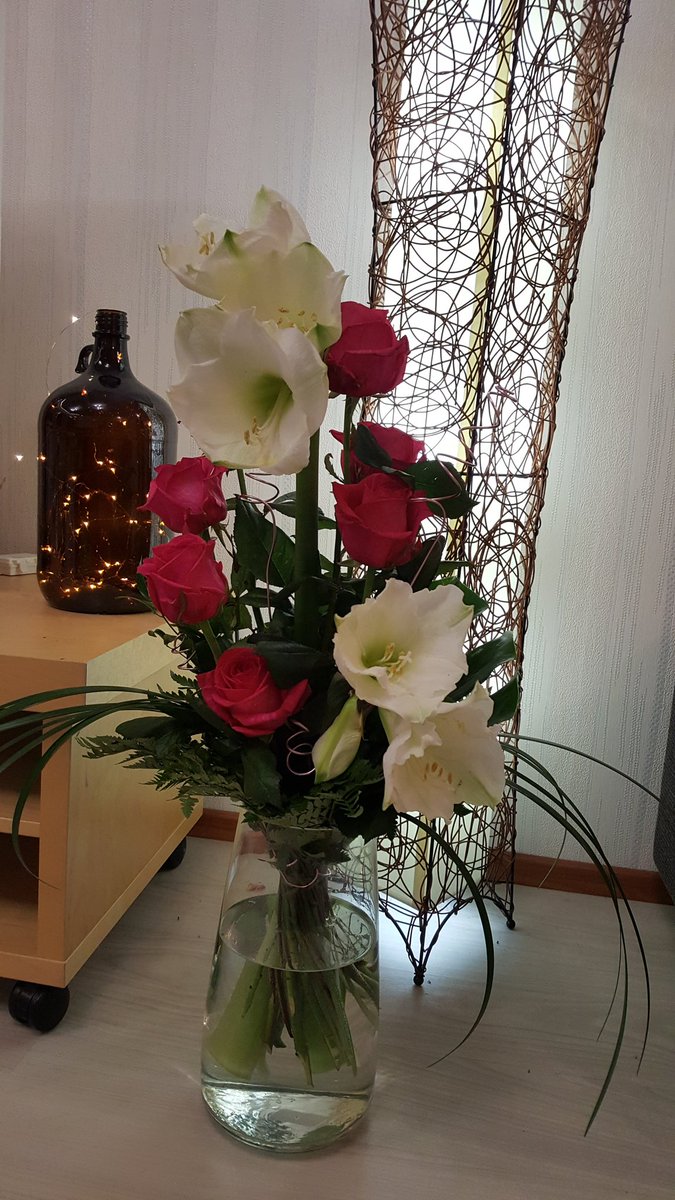 Kiitos vapaaehtoiset ilman teidän #vapaaehtoistyö panostanne en olisi onnistunut työssäni. Kaksi viimeisintä päivää on sisältänyt runsaasti haleja ja haikeutta. Joka tapauksessa iloisin mielin jatkan elämässäni eteenpäin näillä opeilla joita  sain teiltä saattohoidon  parissa.