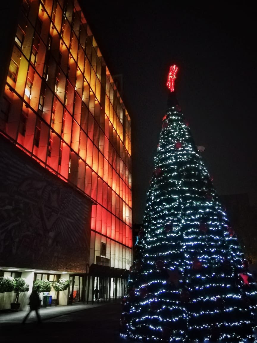 CJamesBarousse's tweet photo. En 20 días ya es Navidad 🎄🎁 . #LaCasa #PRI #SVIE https://t.co/51Q6N6kHB2