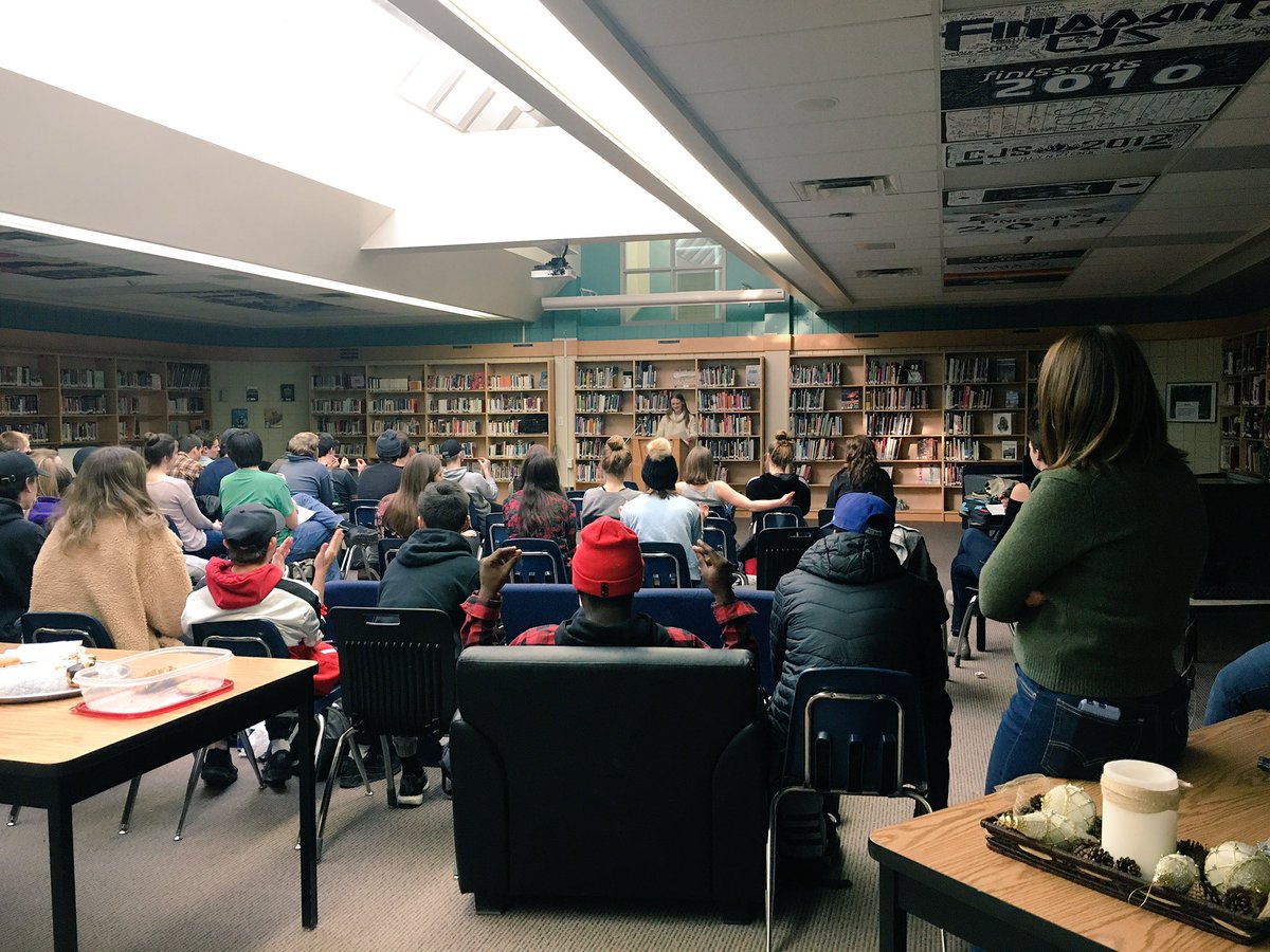 SoniaRadi's tweet photo. What a great day listening to students’ stories through Slam Poetry. A day for the books. 💙 #32bleu https://t.co/JigBhbNW0i