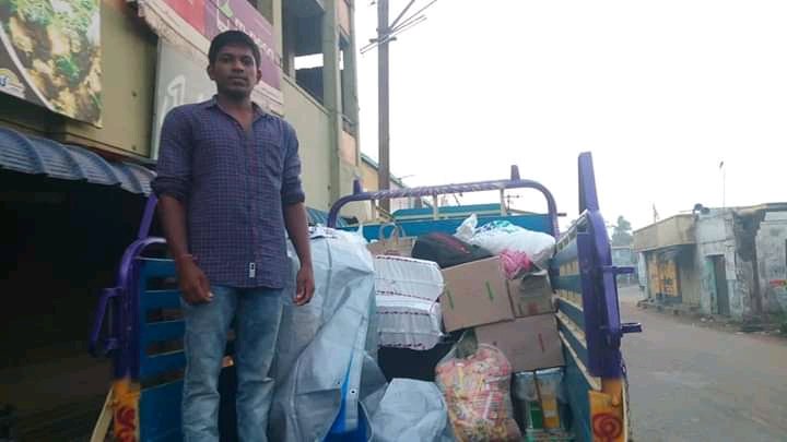 Kallar692's tweet photo. கஜா புயலால் பாதித்த மக்களுக்கு கள்ளர் மஹா சங்கம் தமிழ்நாடு சார்பில் நிவாரன பொருட்கள் வழங்கப்பட்டது https://t.co/1ALRJx14Fp