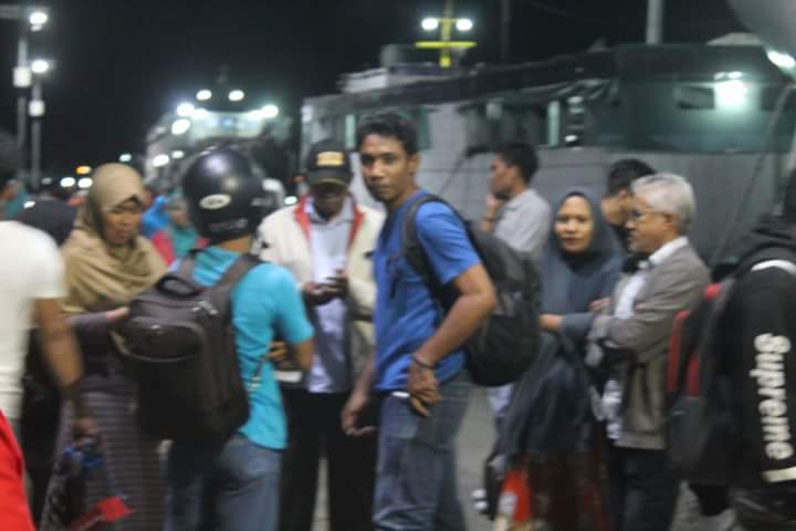 Hari yang melelahkan, namun kelu bukan jawaban sebagai perlawanan atas lelahnya hari ini.