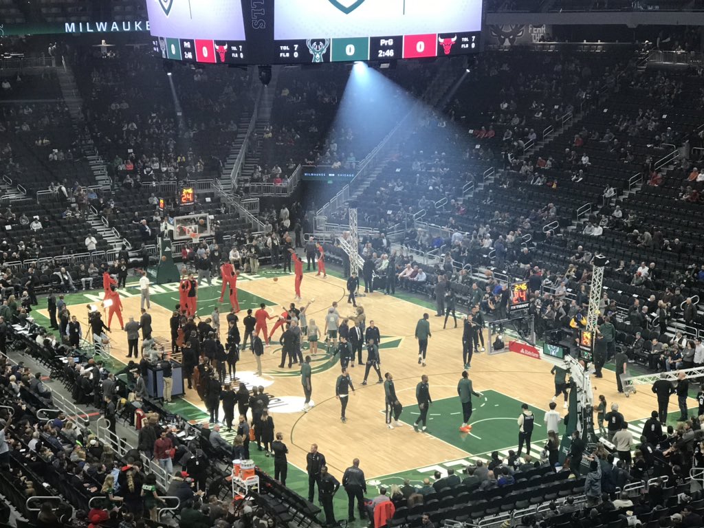 roadrok's tweet photo. Christmas time at #Fiservforum with the #bucks https://t.co/imDGhzwlQI