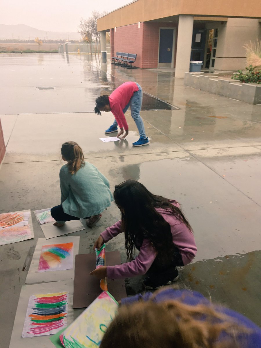 srivera444's tweet image. #rainydayrecess #stayedin #whatwedid #rockstars #rainart #prodigy #freckle #thatshowweroll #lovemyclass #boulderridgerocks