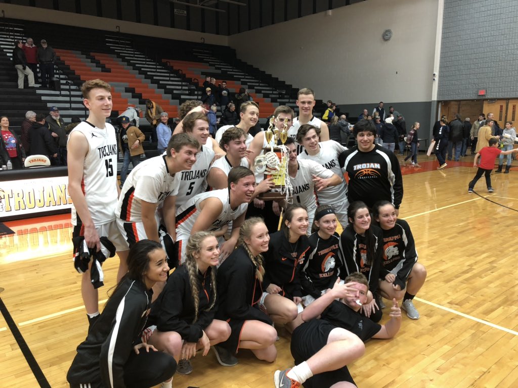 MrTonyPetersen's tweet photo. It’s a sweep! The boys varsity basketball team defeated hastings 43-40. TK wins the Battle of Barry County for the 3rd year in a row! #TKStrong https://t.co/ikcMyy4Dlb