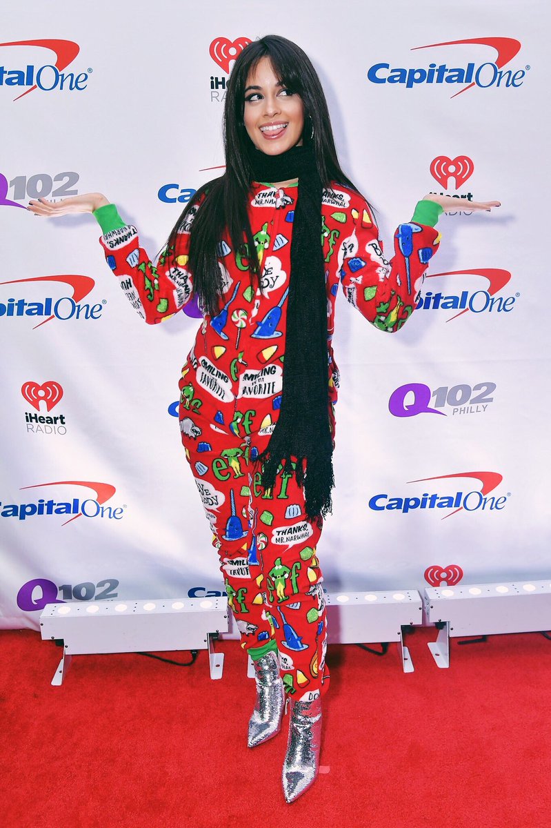 Camila_Cabello's tweet photo. BECAUSE ITS FRICKIN CHRISTMAS FRICKFRACKERS!!!!!!!!!!!! https://t.co/dUUs9PNPB5