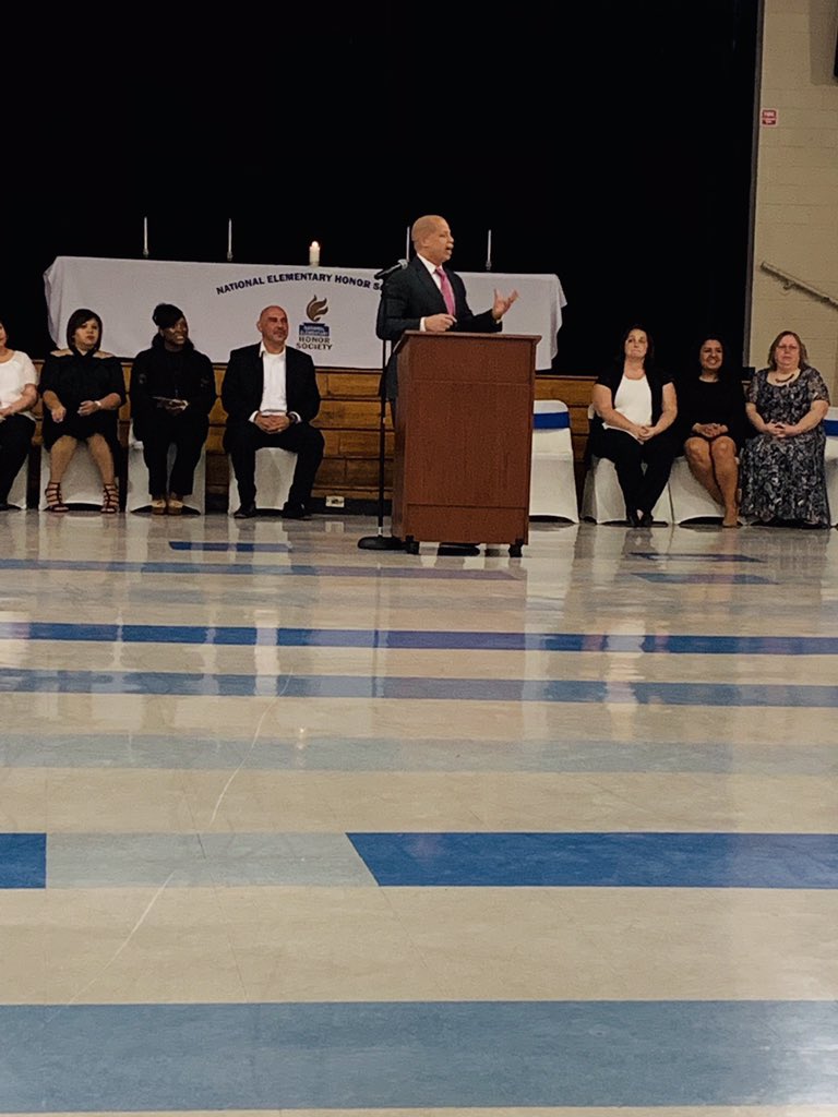 educatorsimpact's tweet image. Truly an outstanding National Elementary Honor Induction Ceremony. Congratulations to all the Scholars and to the @suttonbearsnehs for making it possible!! @SuttonES_HISD #SuttonRocks
