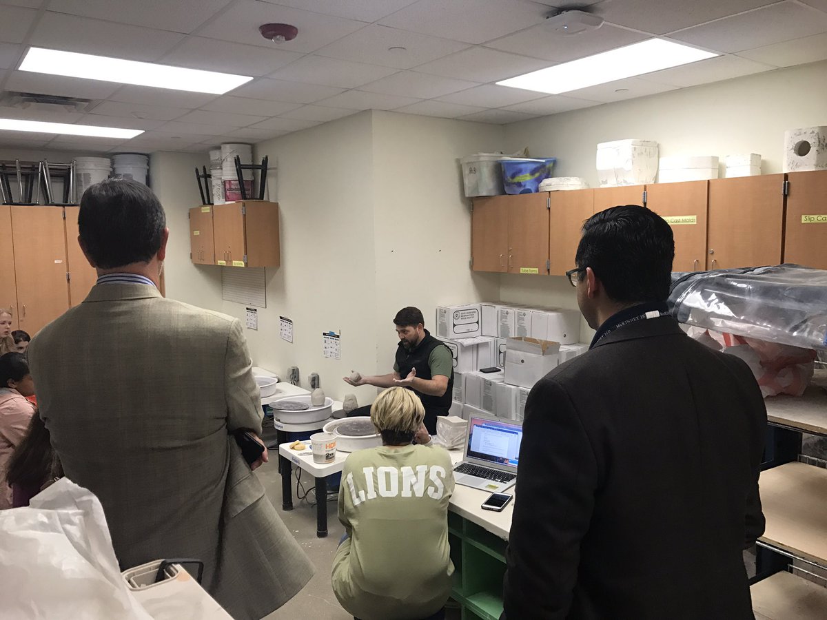 MoranDondi's tweet photo. Who doesn't love the pottery room! #Imheremhs @MHSOrtiz  @MHSLions https://t.co/p5hheuCFSC