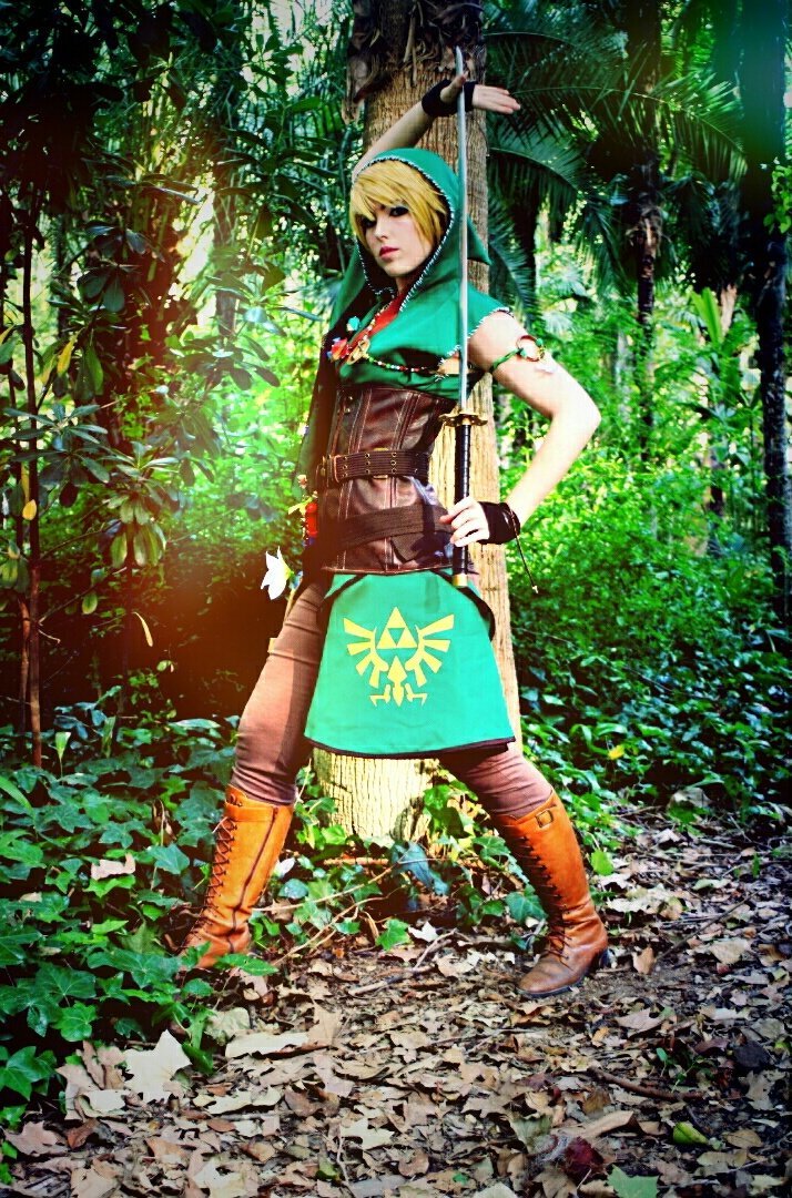 Link & Zelda cosplay at Sci-Fi World – GEEKY GALS