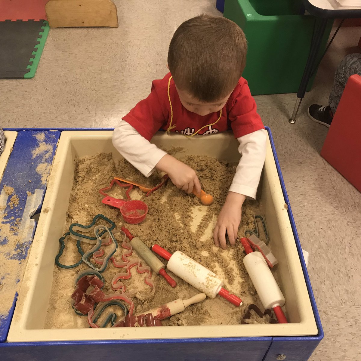 mrscrossOV's tweet photo. Cross curricular gingerbread fun! #MakeDecemberMagic https://t.co/tKGa4DP1a1
