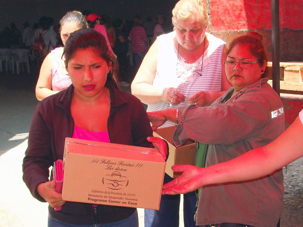 MDHJujuy's tweet photo. #Plasonup Mañana jueves 6 se realizará la entrega de Módulos Navideños en localidades de Yungas en #Rodeito, #ElPiquete, #ElTalar y #Vinalito.
Mirá aquí los lugares de entrega 👉https://t.co/dVcwv3xfJL https://t.co/BzCeLrUcBr