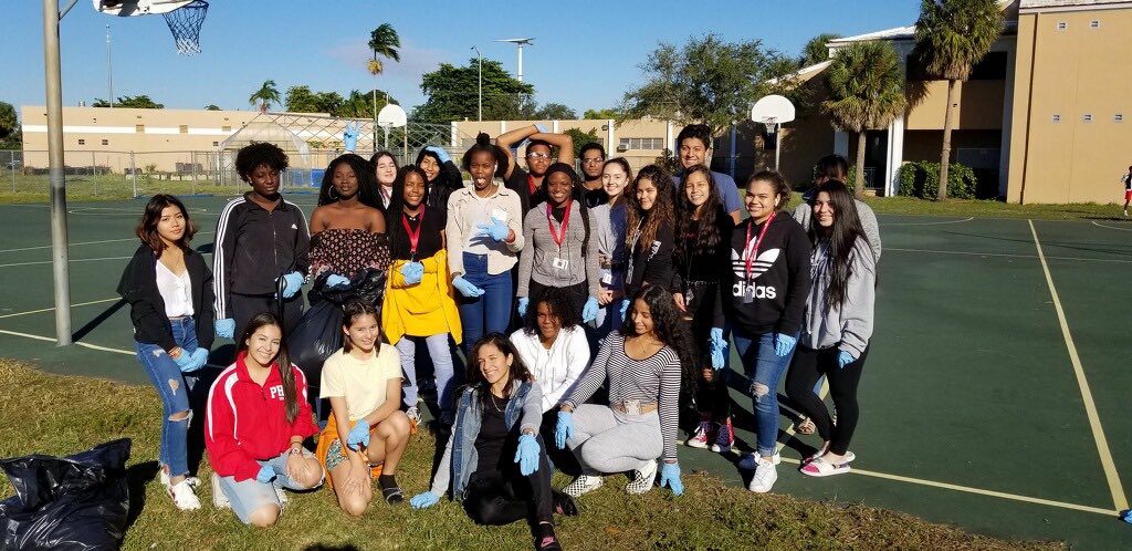 LIAPlantationHS's tweet photo. LIA showing Colonel pride &amp; keeping our campus clean! https://t.co/ofLlBxTxcX