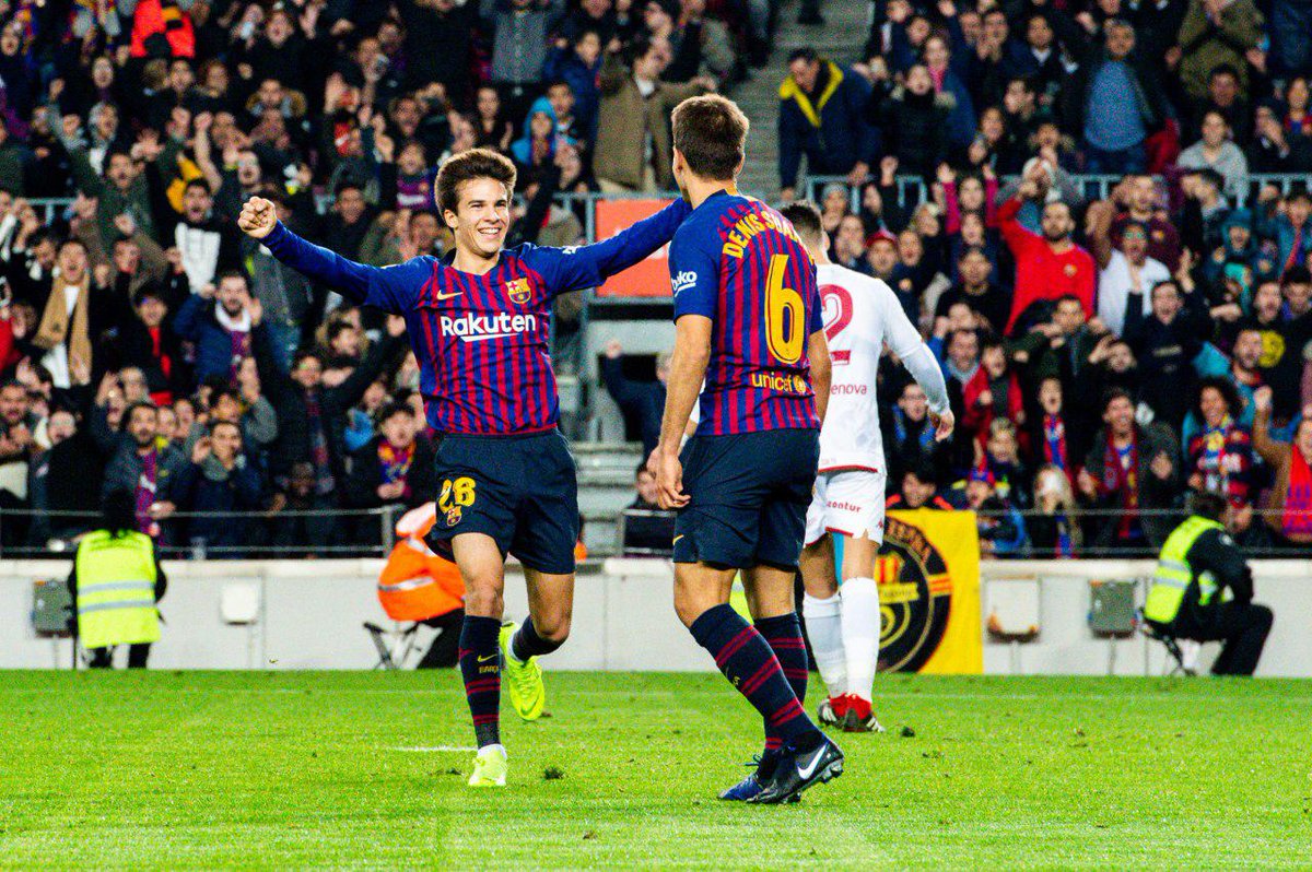 ⚡That connection though
@RiquiPuig ↔ @DenisSuarez6
#CopaBarça