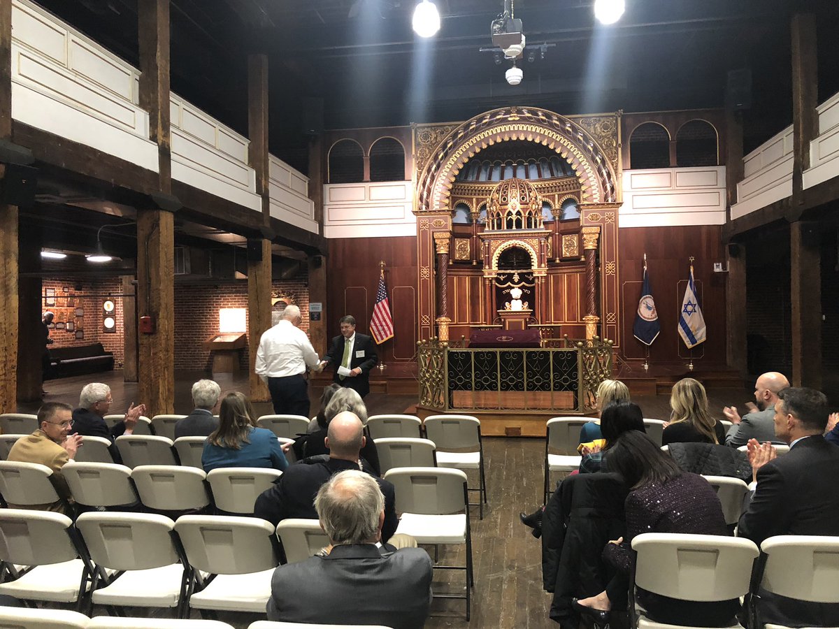 artuscommdev's tweet photo. Our #RVA @WeBankAtUnion president, Harry Turton, introducing tonight’s speaker for @LEADVIRGINIA #conversationwithleaders at the @VaHolocaust #VirginiasBank is @LEADVIRGINIA’s bank! #commdevatUnion https://t.co/tvjTp1cZeW