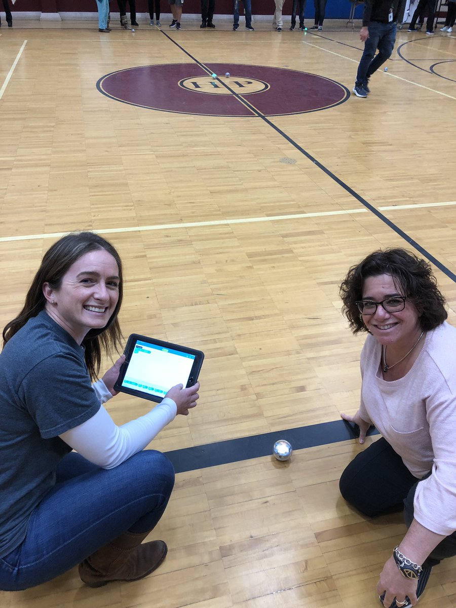 MandyEhrlich1's tweet photo. There’s more to TCRWP than reading and writing!! Robotball team building at Highland Park @hpraiders @TCRWP https://t.co/s5b8lfuwOL
