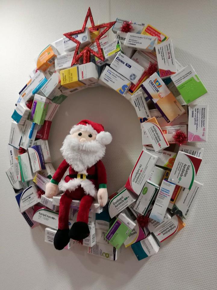 NortheastPers's tweet photo. Wie is er ook zo dol op kerst? #fun #boost
Succes op deze drukke dagen in de apotheek!
#apotheek #apothekersassistent #kerst  #gaaf #dutchdesign
#merrychristmas https://t.co/vnwcOoOOKb