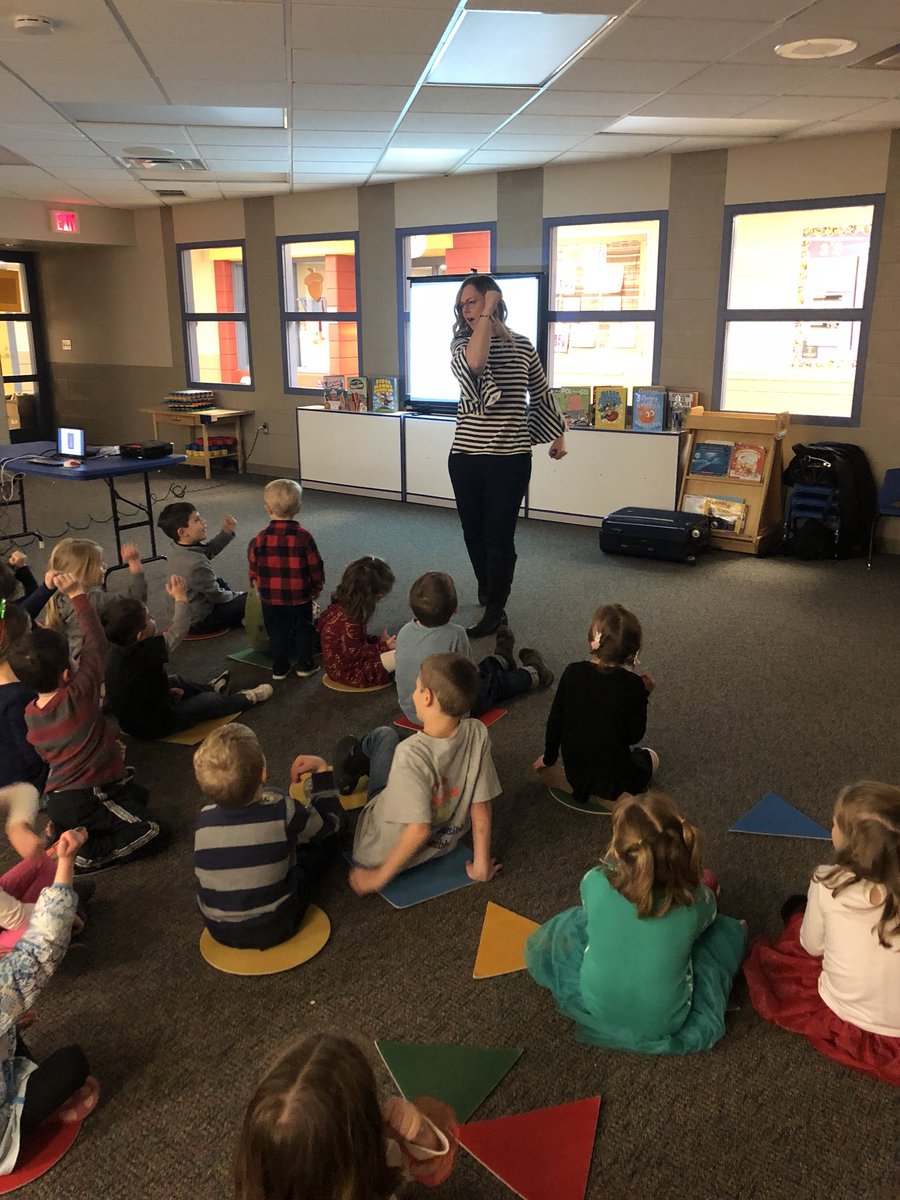 Author Kelly DiPucchio visits the ECC!