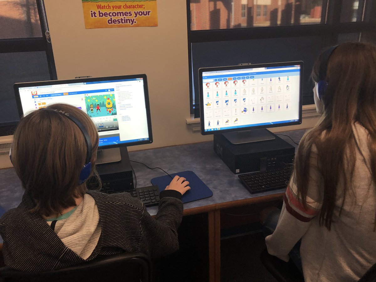 kimble_liz's tweet photo. So many “Unusual Discoveries” happening in the library today! Our students had some awesome creations! #CSEdWeek #CSFirst #readytocode @alalibrary @GoogleForEdu #HourofCode #GMSIgniteLearning @GMSStory https://t.co/Mzy3r49SQX