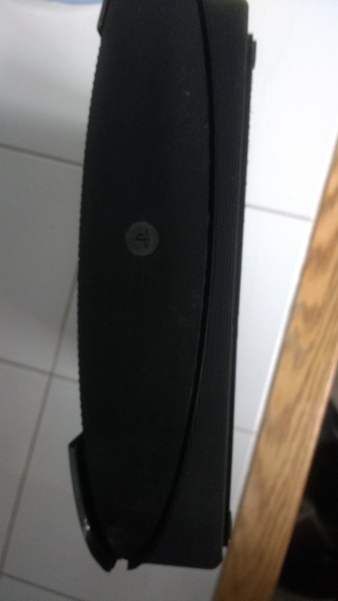 Tuck_300's tweet photo. @GameStopHelp @gamestopcorp As you can see it was filthy inside AND outside. Not only that it was BROKEN! https://t.co/ppj86dQzlH