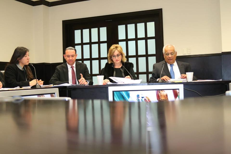 CoahCongreso's tweet photo. Hoy se llevaron a cabo las entrevistas a los aspirantes para ocupar la titularidad del órgano de control interno de la Auditoría Superior del Estado. Proceso que dio inició la semana pasada, en el cual se elegirá a los cinco contralores para los Organismos Públicos Autónomos. https://t.co/NbuZdvwVZZ
