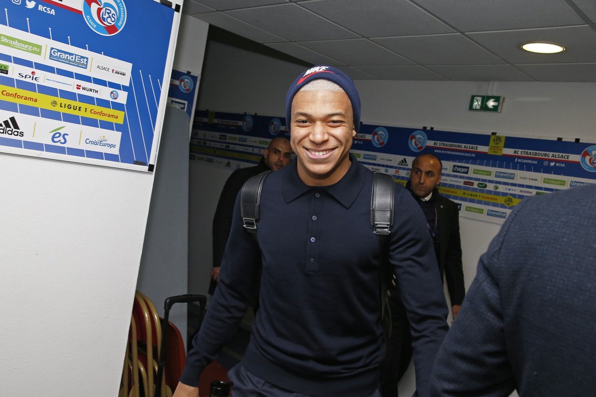KMbappe's tweet photo. 🔴🔵 #RCSAPSG https://t.co/UCA5ckFVBy