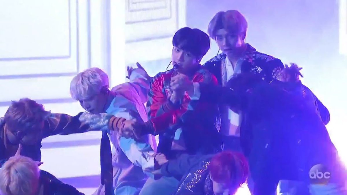 bjeaglefeather's tweet photo. Your EDM Alex Lustig is going viral after BTS Shared His Track https://t.co/iEB66jpZ6k #EDMNews #alexlustig #BTS #Influencer #trap Via @YourEDM https://t.co/6Cf38zzfJH