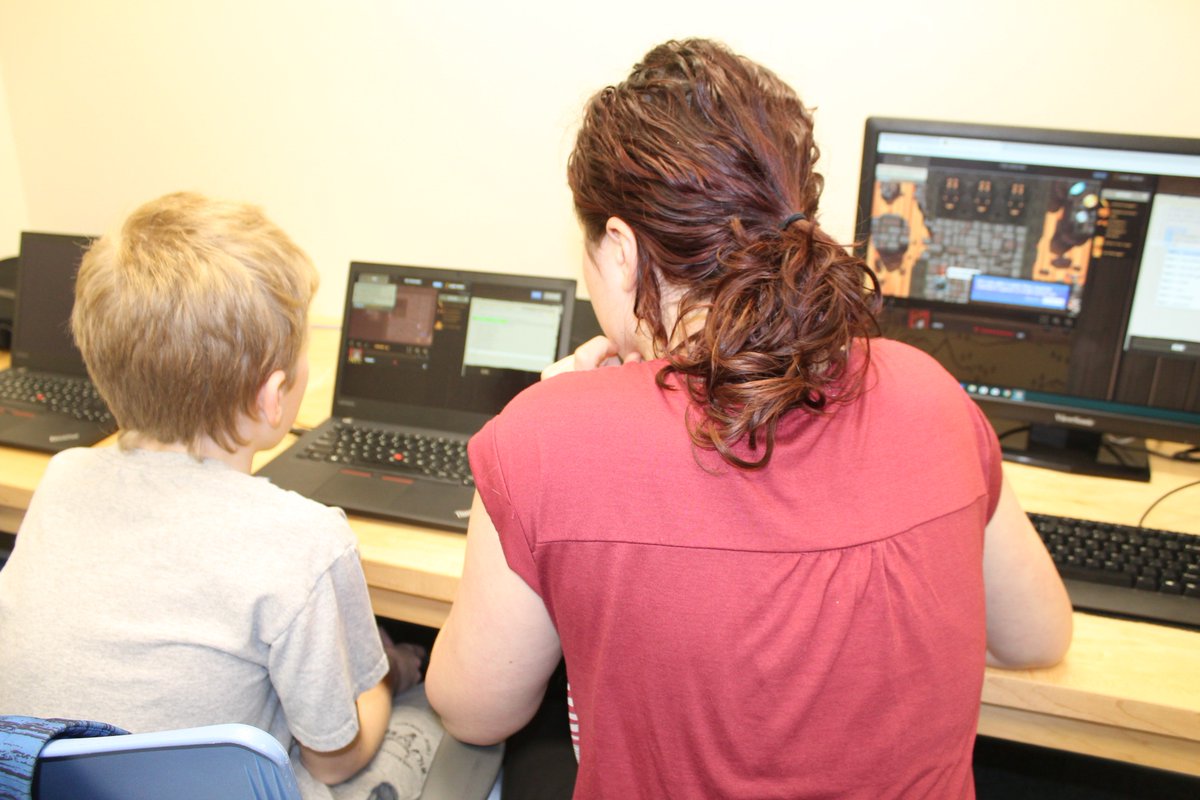 HuntsvillePL's tweet image. Trying out Code Combat to celebrate Hour of Code and Computer Science Education Week! #clcCodeWeek #CanadaLearningCode