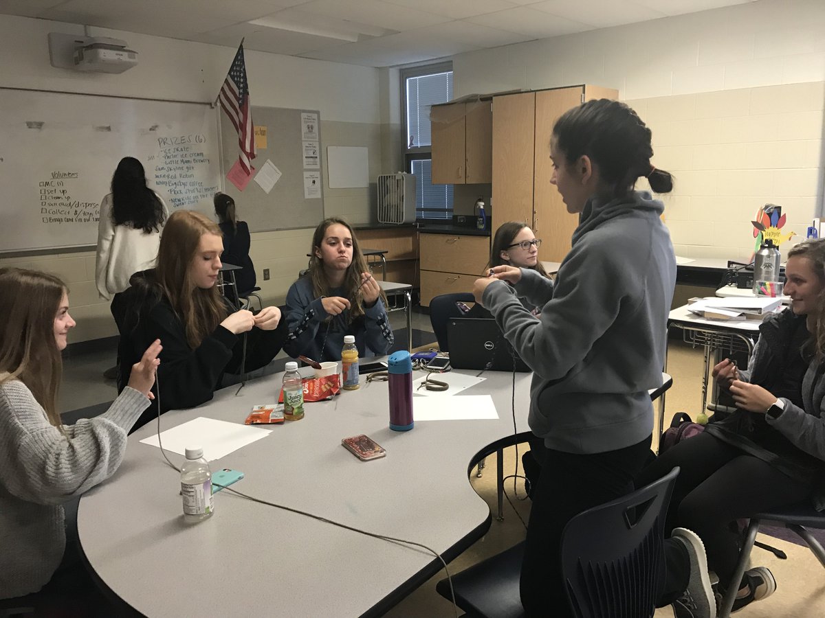 EagleKeyClub's tweet image. MHS Key Club met after school to work on making bracelets for Operation Gratitude! Learn more about this organization here: operationgratitude.com