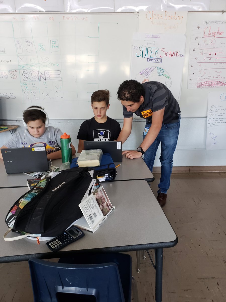 JUdvare93's tweet photo. GE volunteers sharing their expertise as our STEM students particpated in our hour of code. @codeorg #TosaCodes @TosaLongfellow https://t.co/nwCbxmfjvr