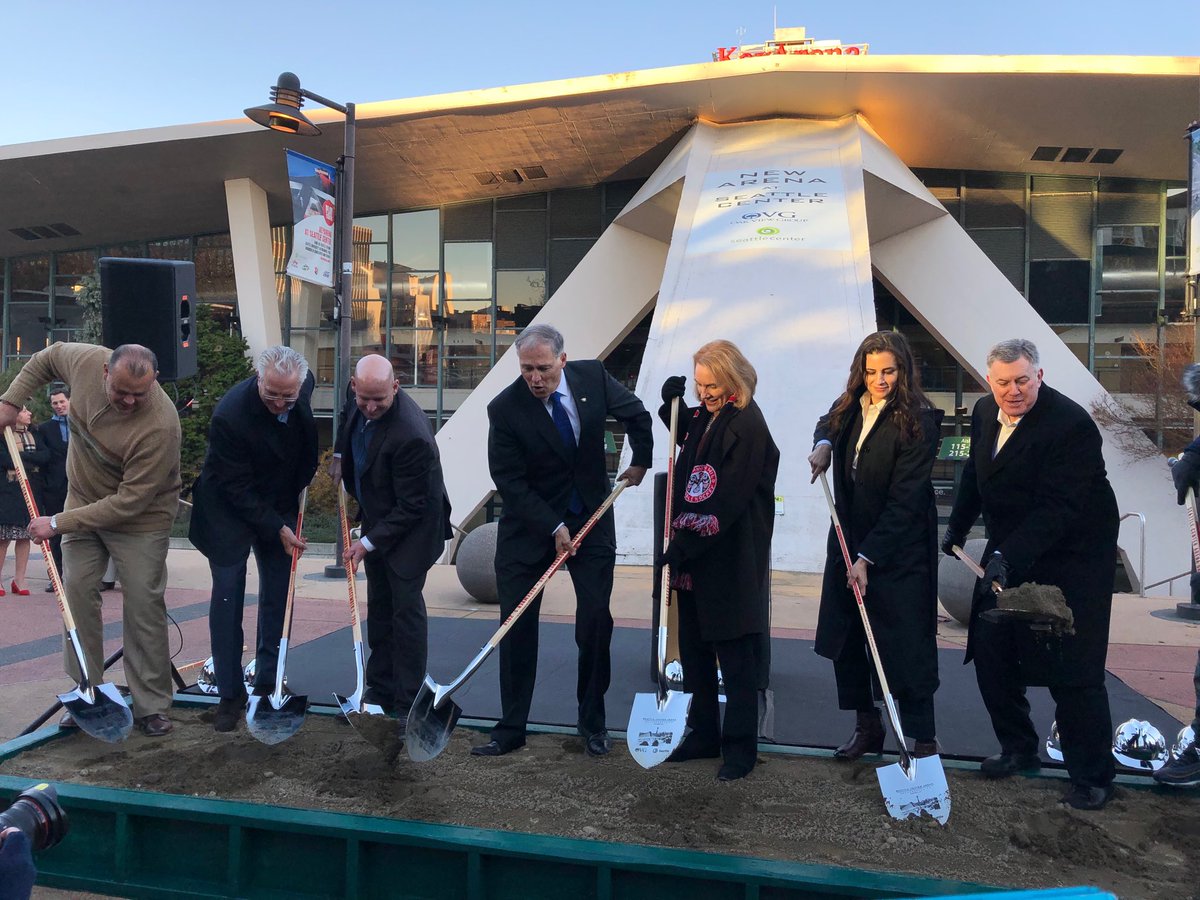 ChrisDaniels_TV's tweet image. The Photo Op.

#Seattle #NHL #KeyArena ⁦@KING5Seattle⁩
