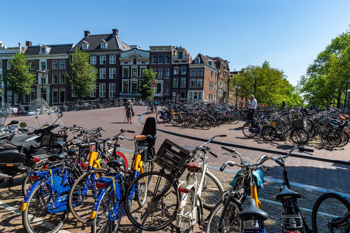unleashedltc's tweet photo. Biking is one of the many great ways to get around Amsterdam, but it’s not for the novice! See our blog for some other options! https://t.co/aHEbLZUQJ7 #unleashedltc #amsterdam #biking #travel #traveltips #netherlands #tourism #TravelBlog #smallbusiness https://t.co/lwfyLqupYL