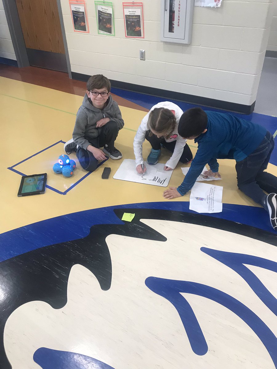 MrsAupperlee2nd's tweet photo. We have ZERO fun during math! Had a snow ball fight with two digit addition problems #SaidNoStudentEver #ActiveLearning #DashTheRobot https://t.co/p2L9lFE9ok