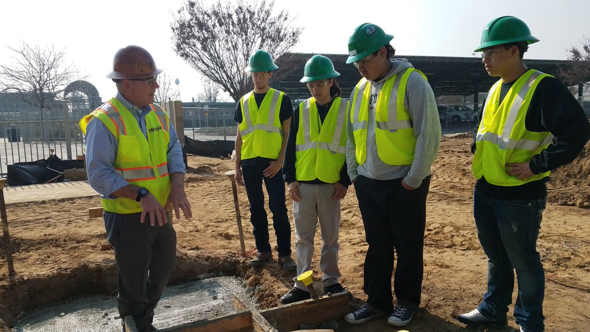 jdelong05's tweet photo. Are you a business in the Fresno area and want to show @fresnounified students the potential careers in your industry? If so, visit https://t.co/AOeQOBWC3U and fill out the interest form to host students for the 3rd annual Job Shadow Day! https://t.co/7HokVfuMai